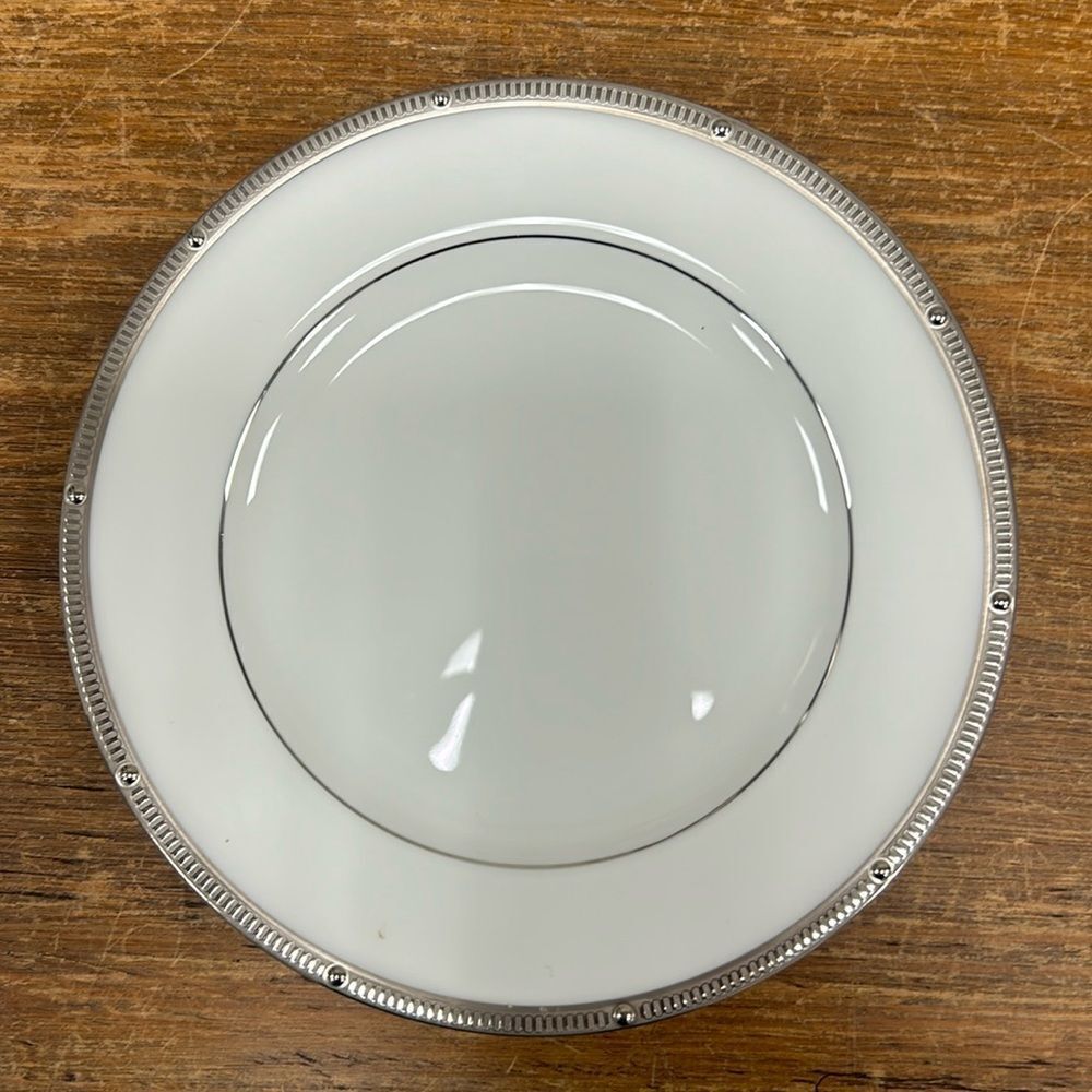 Noritake Rochelle Platinum Bread & Butter Plate. kk162